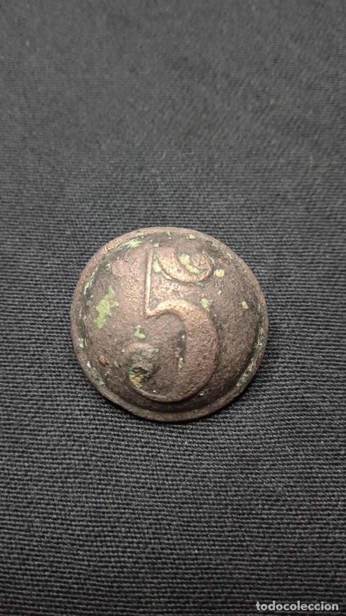 Militaria: Antiguo bot&oacute;n regimiento 5 - Foto 1