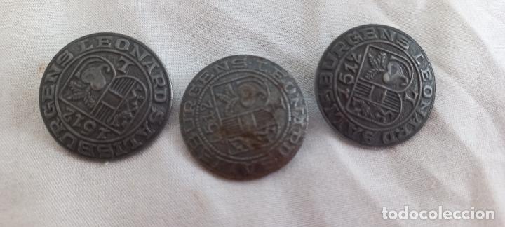 Militaria: LOTE DE 3 BOTONES DE AUSTRIA. SALISBURGENS LEONARD 1512 L