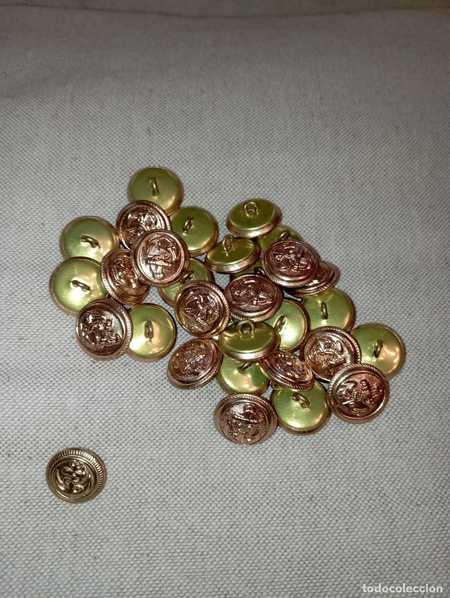 Militaria: Lote de 31 botones de Marina. - Foto 1