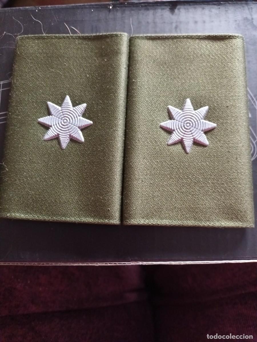Militaria: HOMBRERAS EJERCITO DE TIERRA - Foto 1