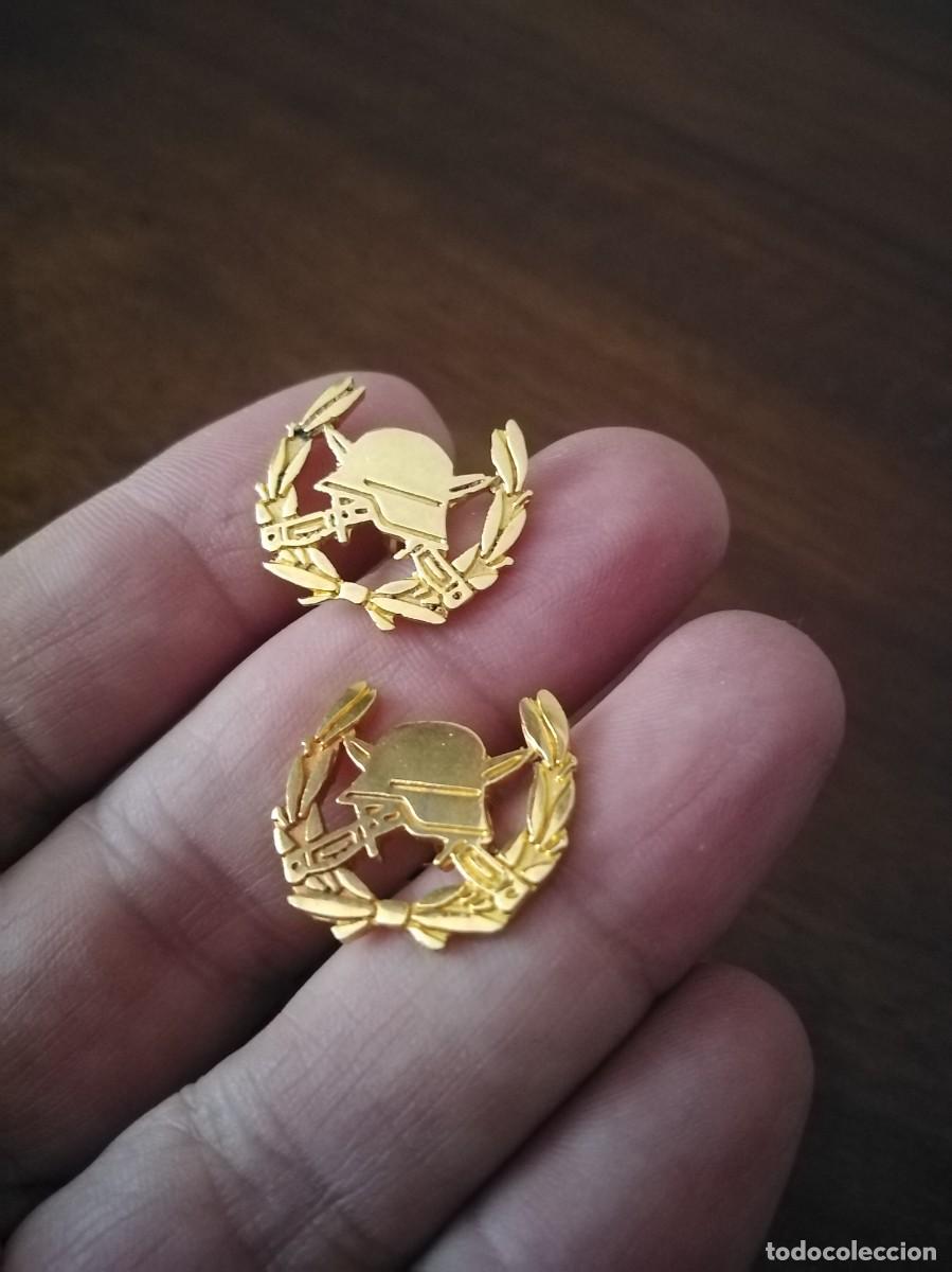Militaria: Gemelos Casco y espadas. - Foto 4