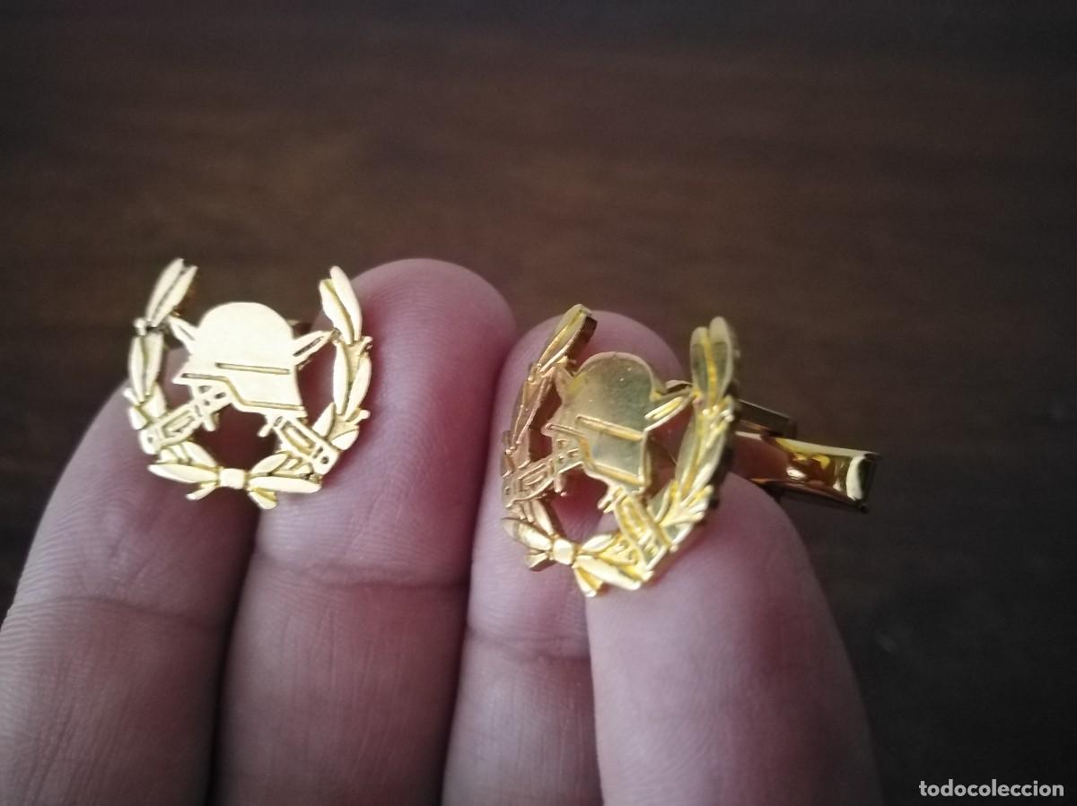 Militaria: Gemelos Casco y espadas. - Foto 5