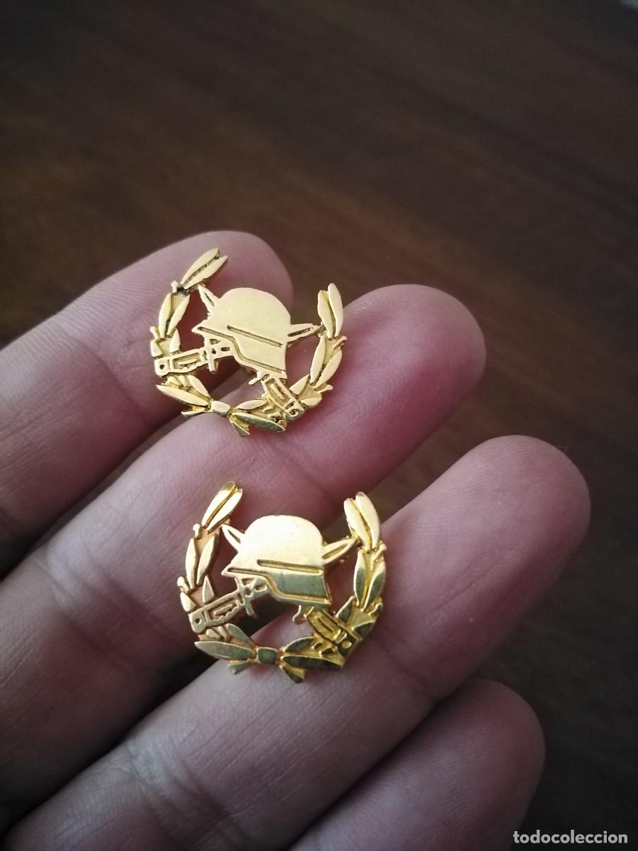 Militaria: Gemelos Casco y espadas. - Foto 6