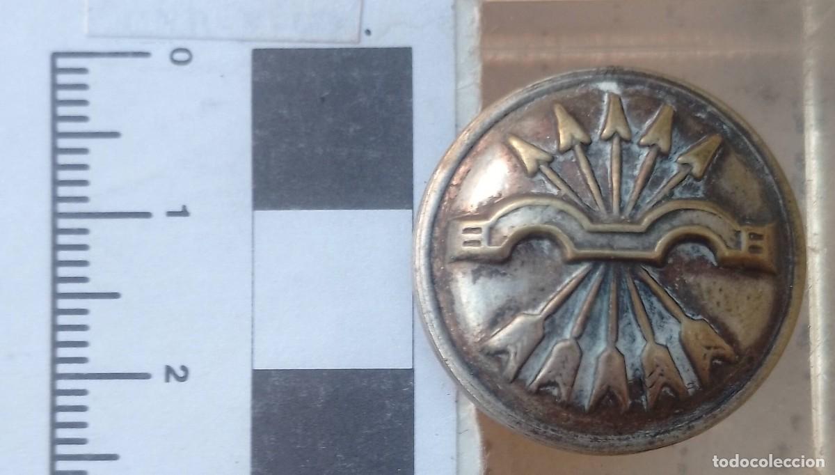 Militaria: Bot&oacute;n de la Falange Espa&ntilde;ola - Foto 3