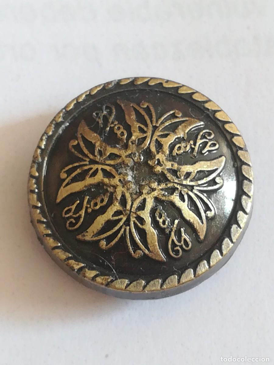 Militaria: boton en forma de cruz - Foto 1