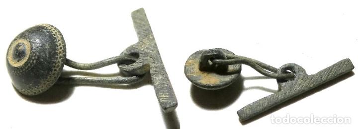 Militaria: Antiguo bot&oacute;n para identificar 8 mm - Foto 1