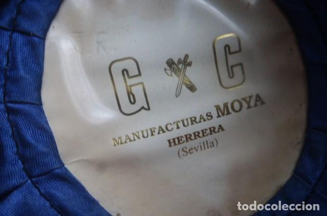 TRICORNIO OFICIAL GUARDIA CIVIL DE CHAROL FORRO AZUL MOYA