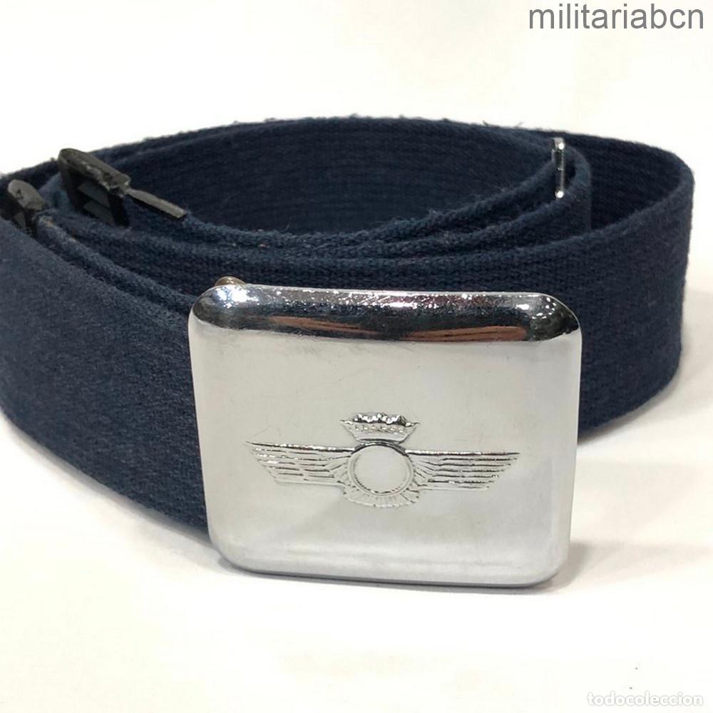 Militaria: Cintur&oacute;n de cuartel del Ej&eacute;rcito del Aire. &Eacute;poca de Franco. - Foto 1