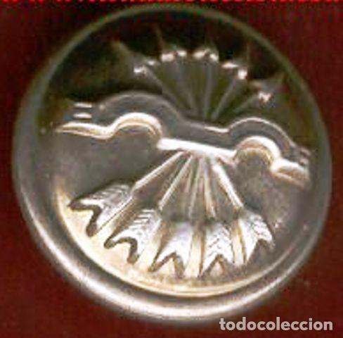 Militaria: Bot&oacute;n grande de la Falange - Foto 1