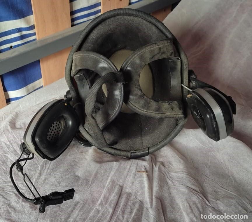 Militaria: Casco de vuelo con micro y auriculares - Foto 3
