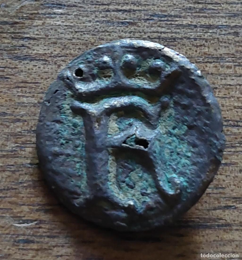 Militaria: Raro bot&oacute;n F coronada - Foto 1