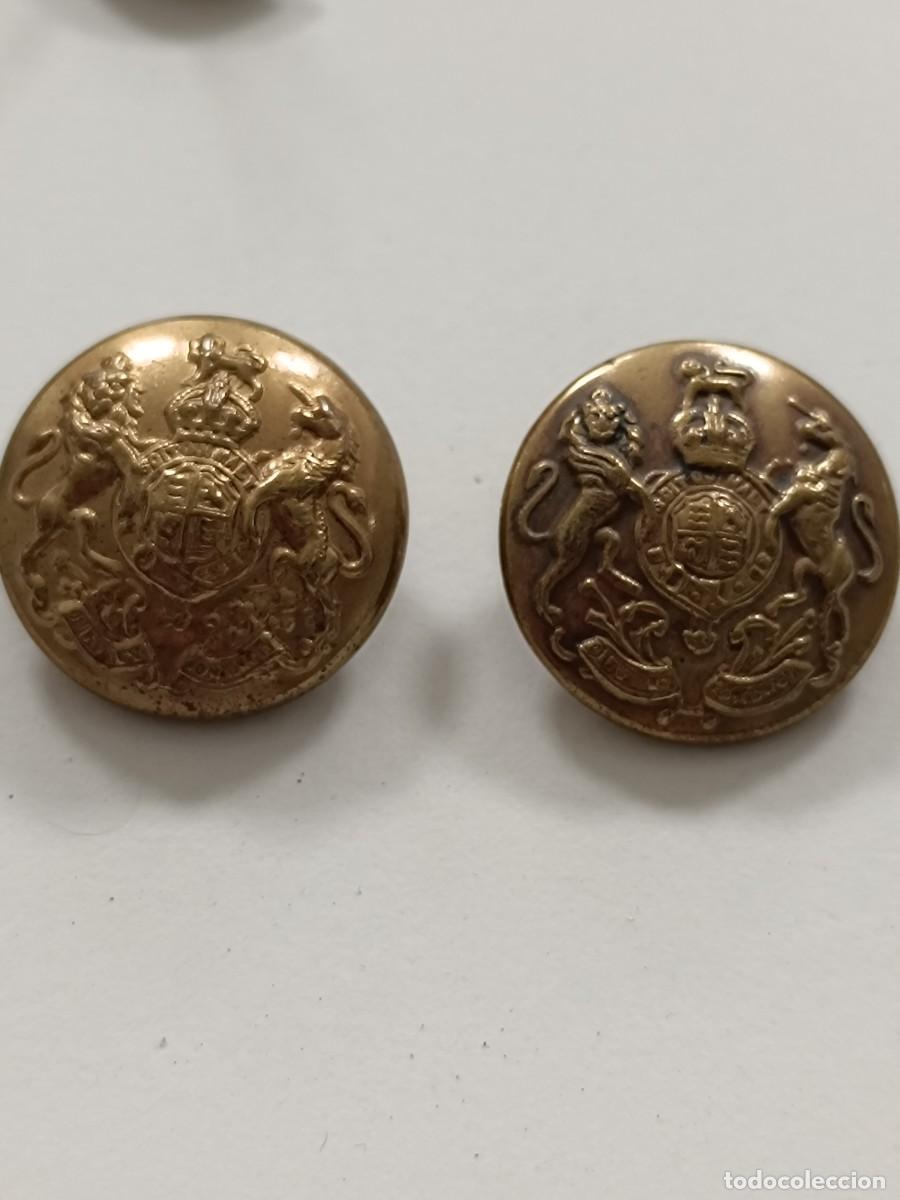 Militaria: 2 ANTIGUOS BOTONES INGLESES - Foto 1
