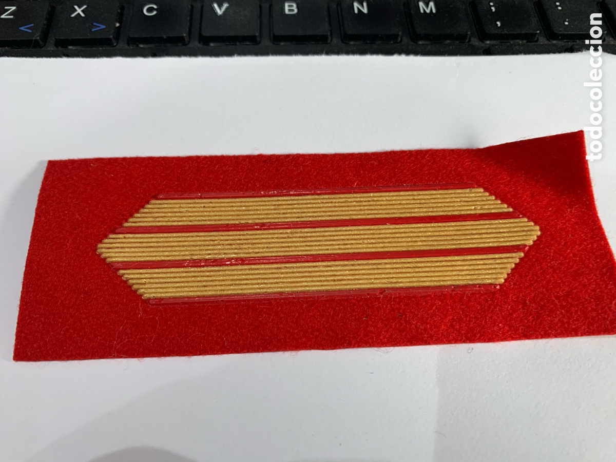 Militaria: Galleta de Pecho de Sargento rayas roja ejercito del Aire - Foto 1