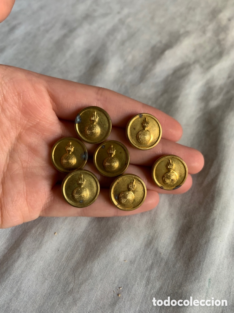 Military Antiques: SIETE BOTONES DE ARTILLERIA REPUBLICA GUERRA CIVIL BOTON