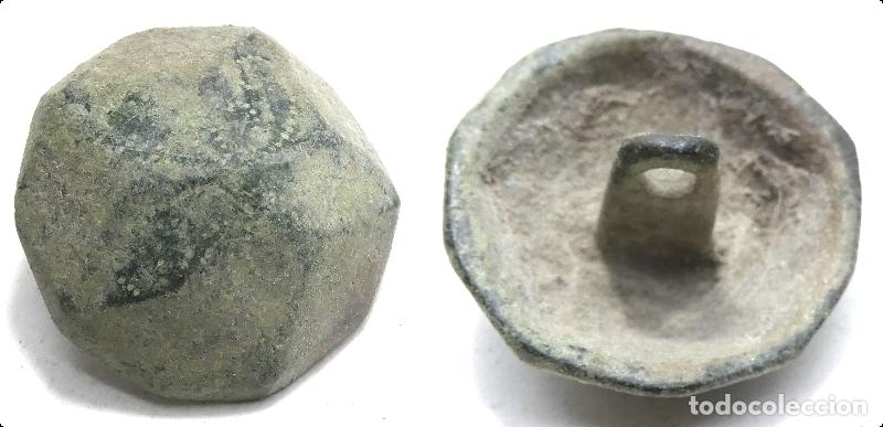 Militaria: Antiguo bot&oacute;n de bronce - Foto 1