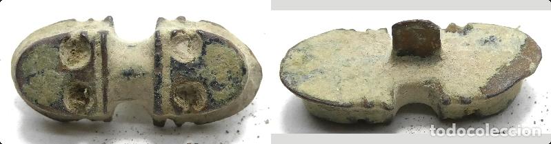 Militaria: Antiguo bot&oacute;n a identificar de bronce - Foto 1
