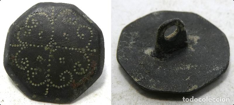 Militaria: Antiguo Bot&oacute;n de bronce punzonado - Foto 1
