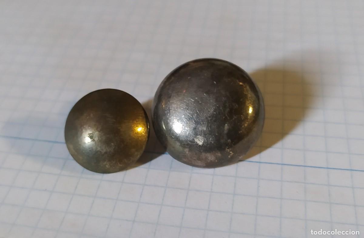 Militaria: Lote de 2 botones lisos - Foto 1