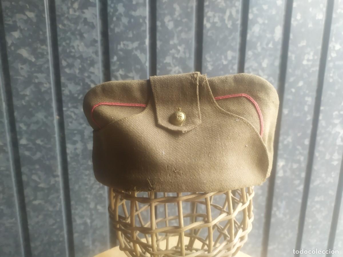 Militaria: Pl&aacute;tano con orejeras, &eacute;poca de franco - Foto 1