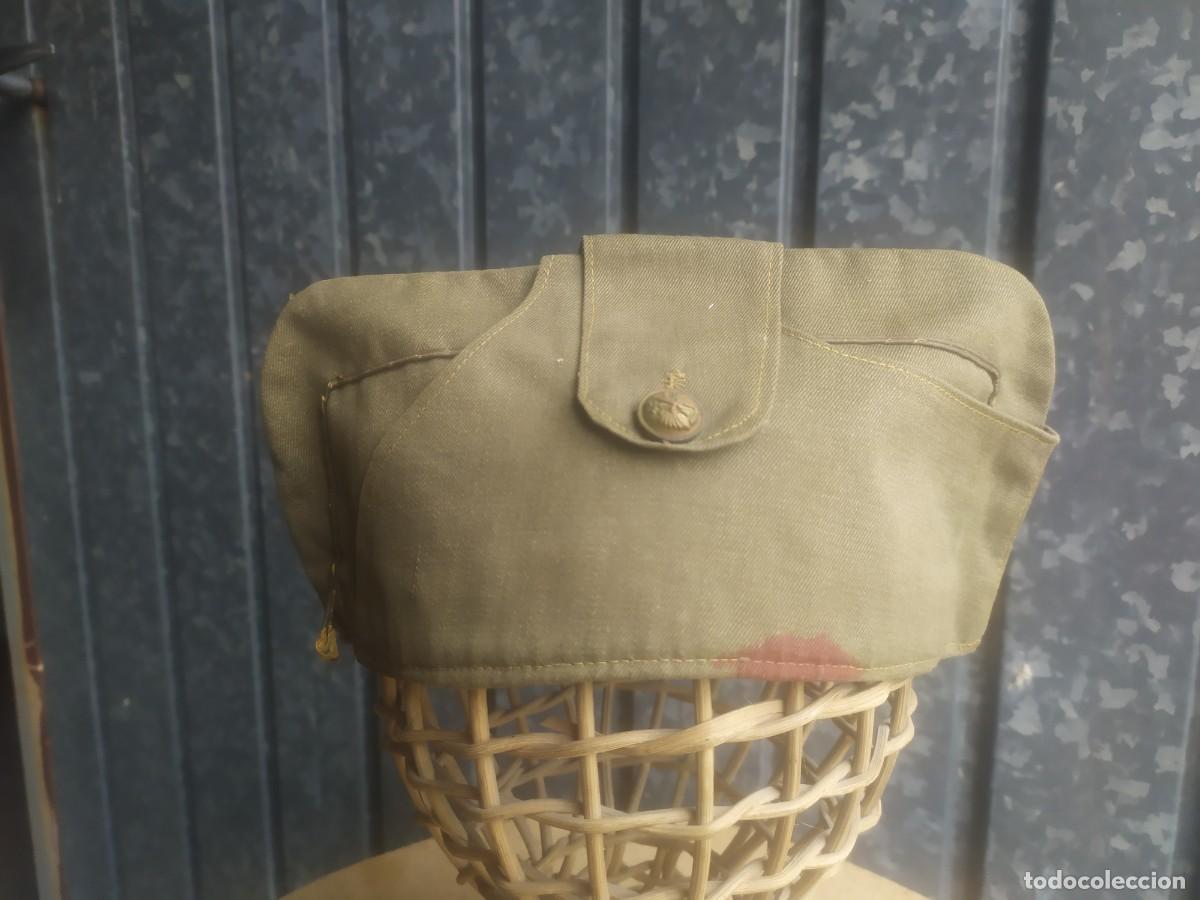 Militaria: Pl&aacute;tano con orejeras, &eacute;poca de franco - Foto 1