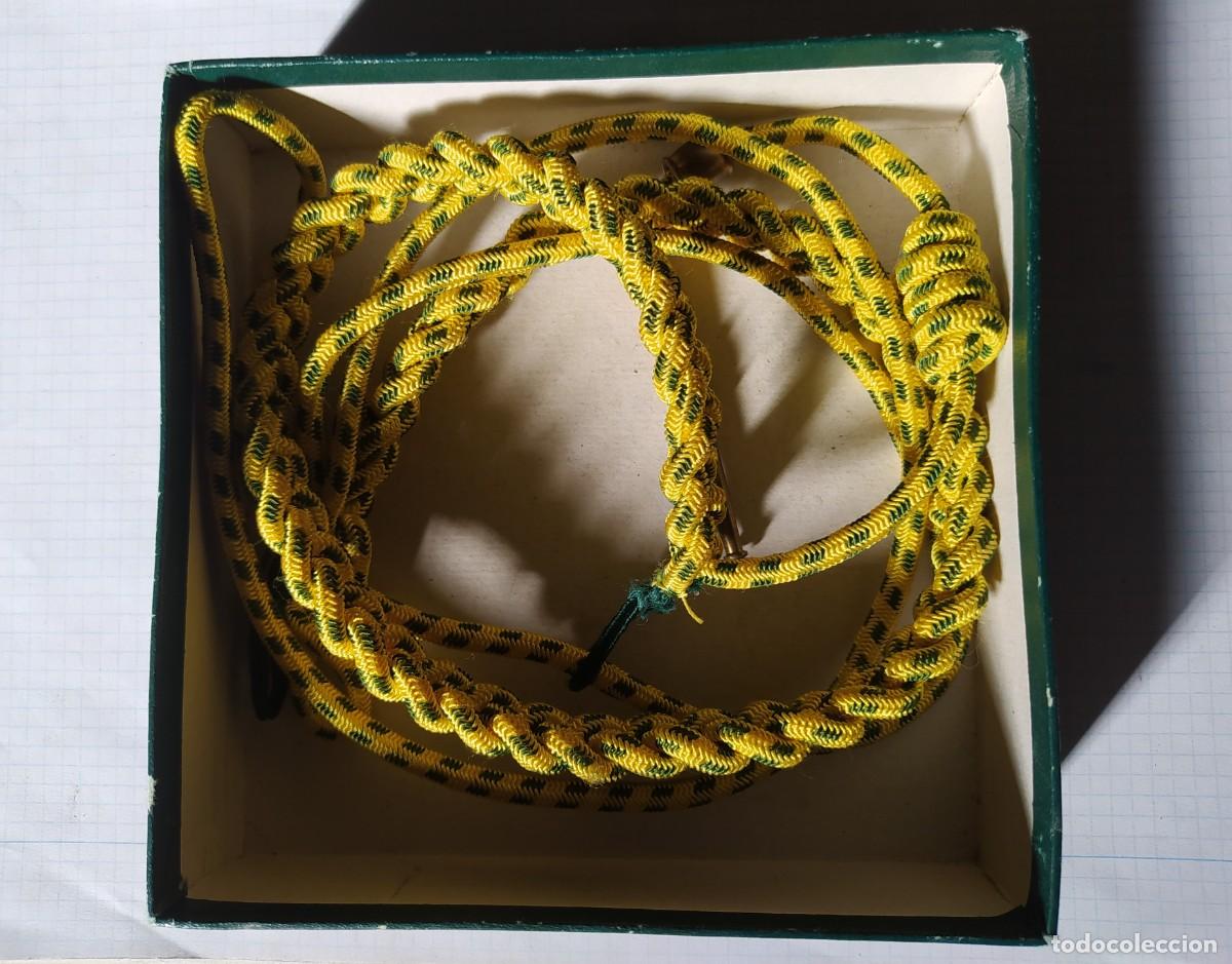 Militaria: Cord&oacute;n amarillo y verde en caja - Foto 1