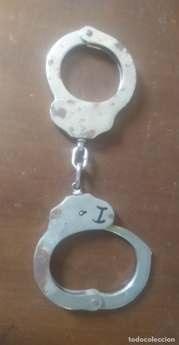 Militaria: Esposas, sin la llave - Foto 1