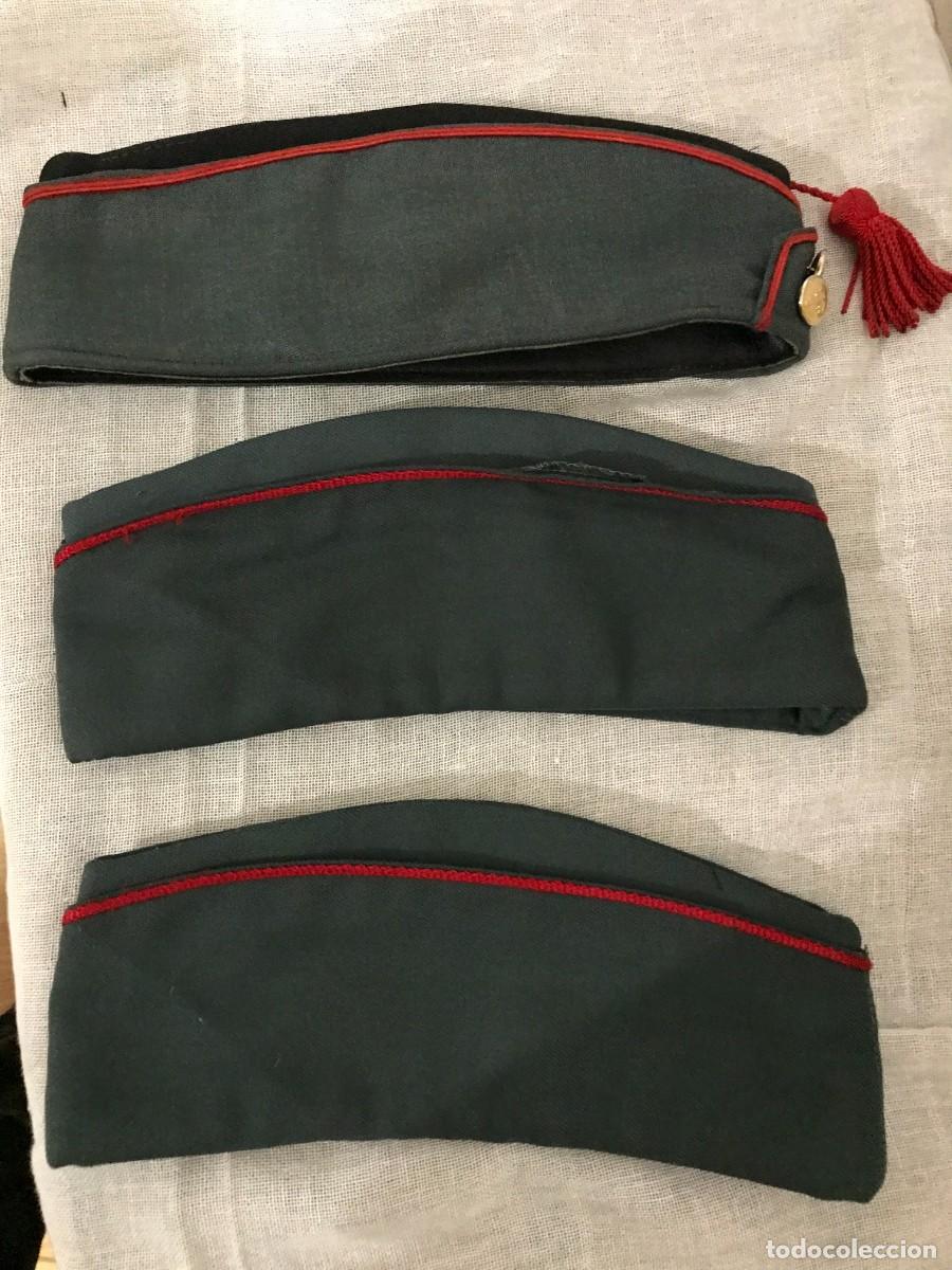 Militaria: 3 GORRAS DE CUARTEL GUARDIA CIVIL. - Foto 2