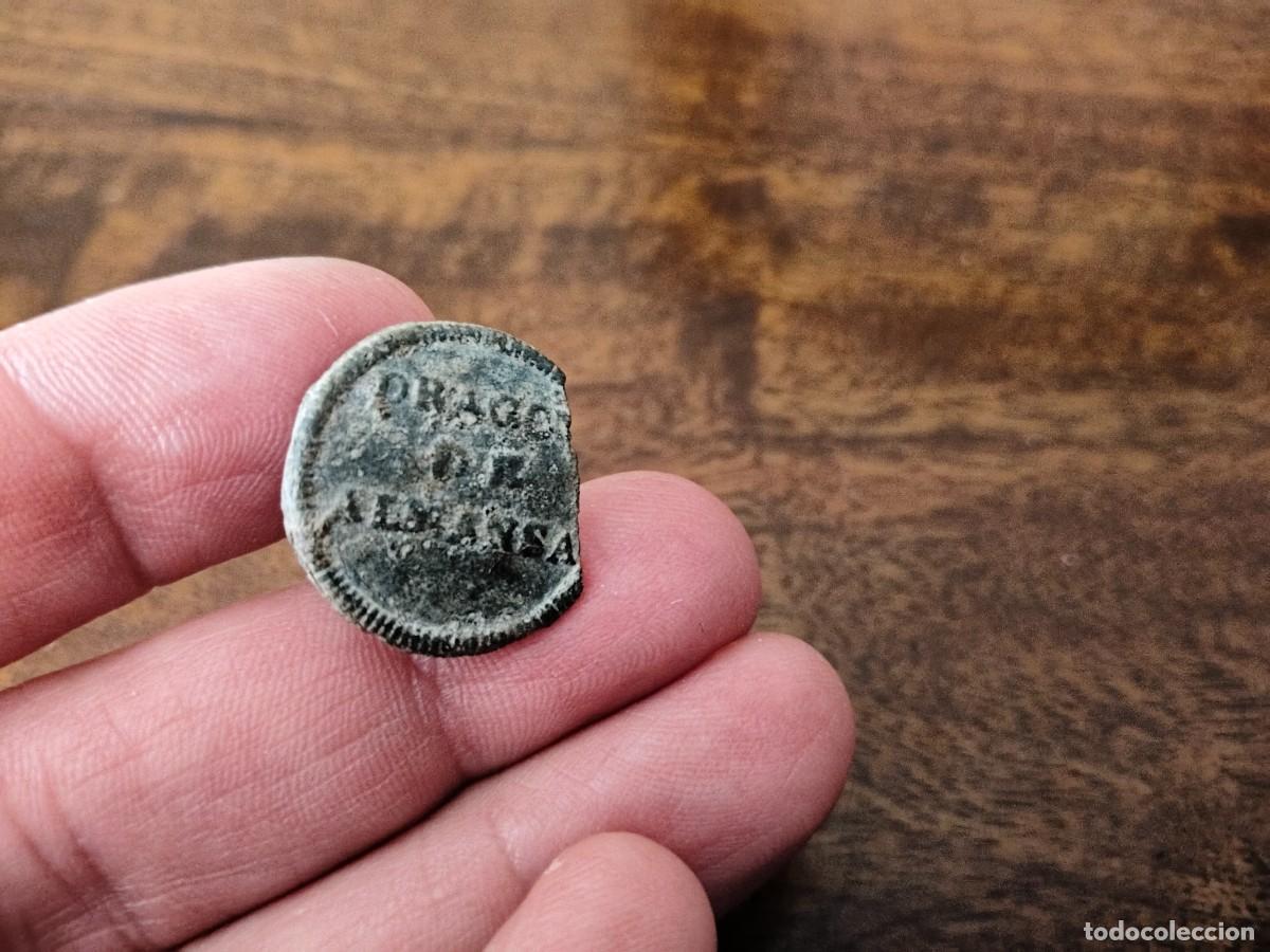Militaria: Bot&oacute;n de Dragones de Almansa. - Foto 1
