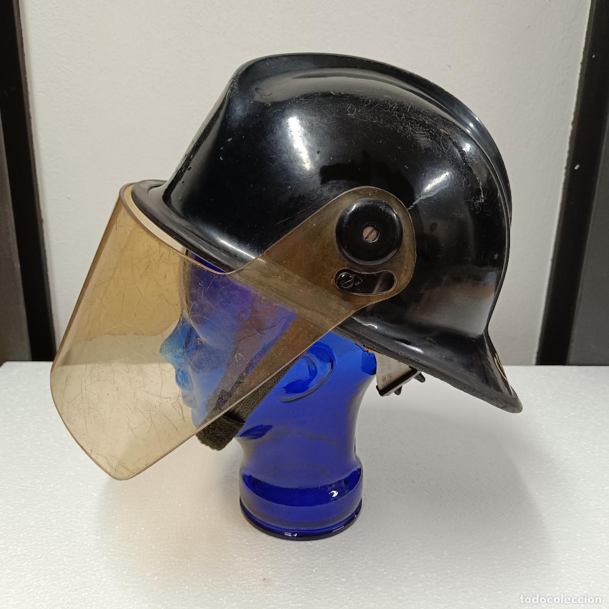 Militaria: CASCO DE BOMBERO CON VISERA. - Foto 7
