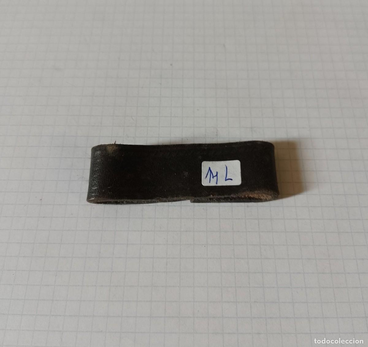 Militaria: Trebilla de cuero, 5,5cm - Foto 1