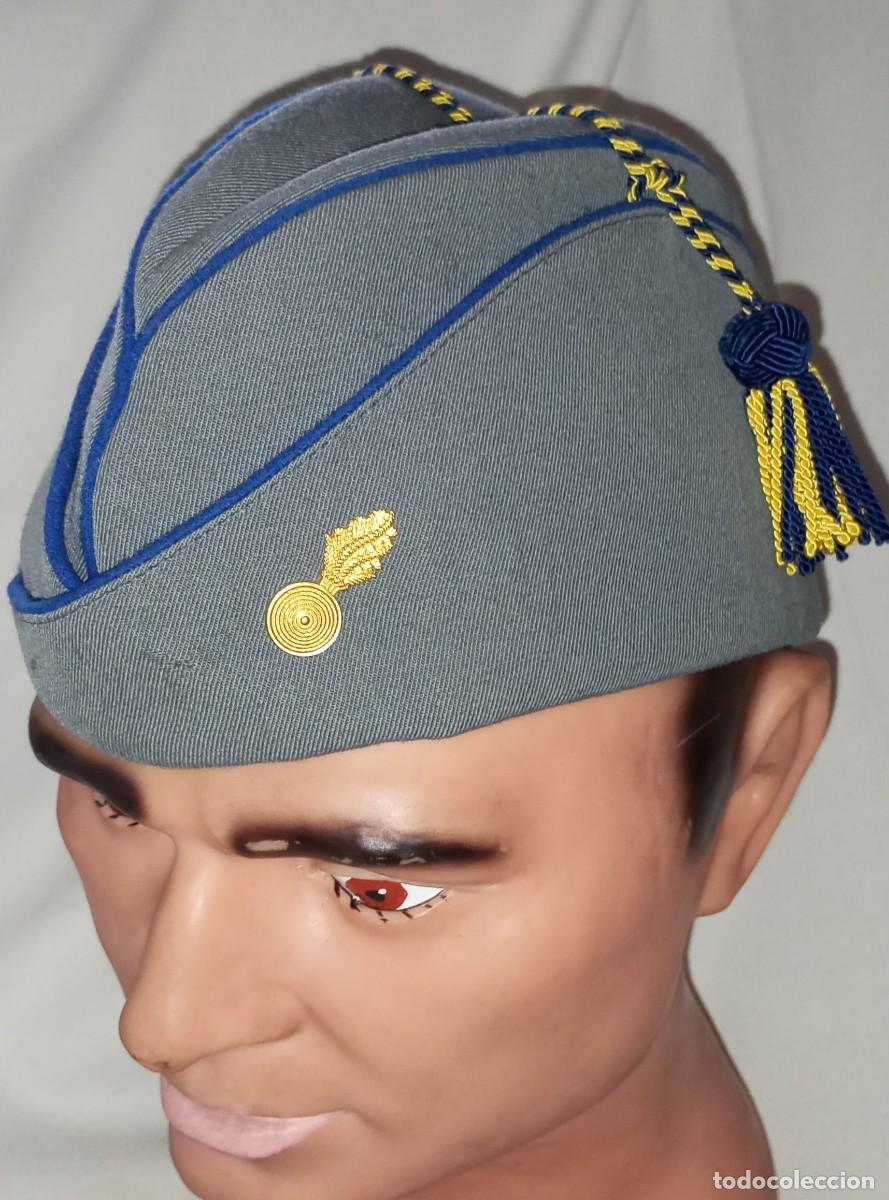 Militaria: Gorro cuartelero &iquest;suizo? Sin m&aacute;s datos. - Foto 1