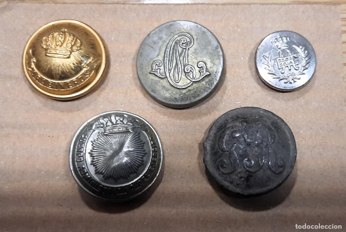 Militaria: LOTE BOTONES VARIAS UNIDADES - Foto 1