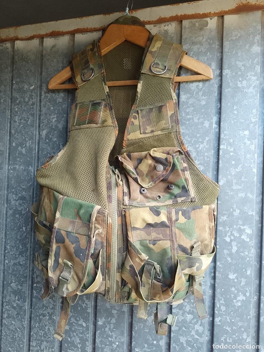 Militaria: Chaleco t&aacute;ctico de camuflaje - Foto 1