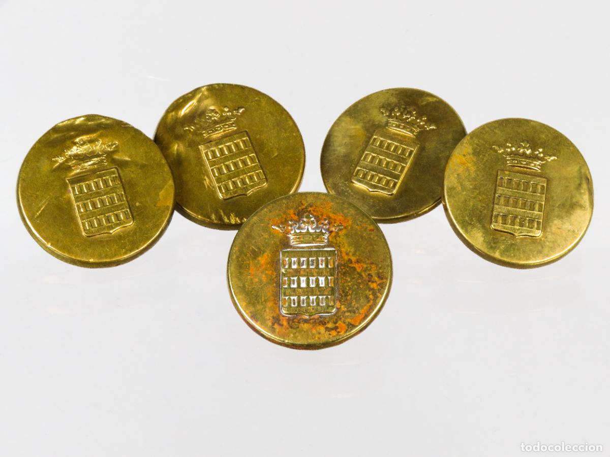 Militaria: 5 botones con escudo Lucas S&aacute;enz Madrid - Foto 1
