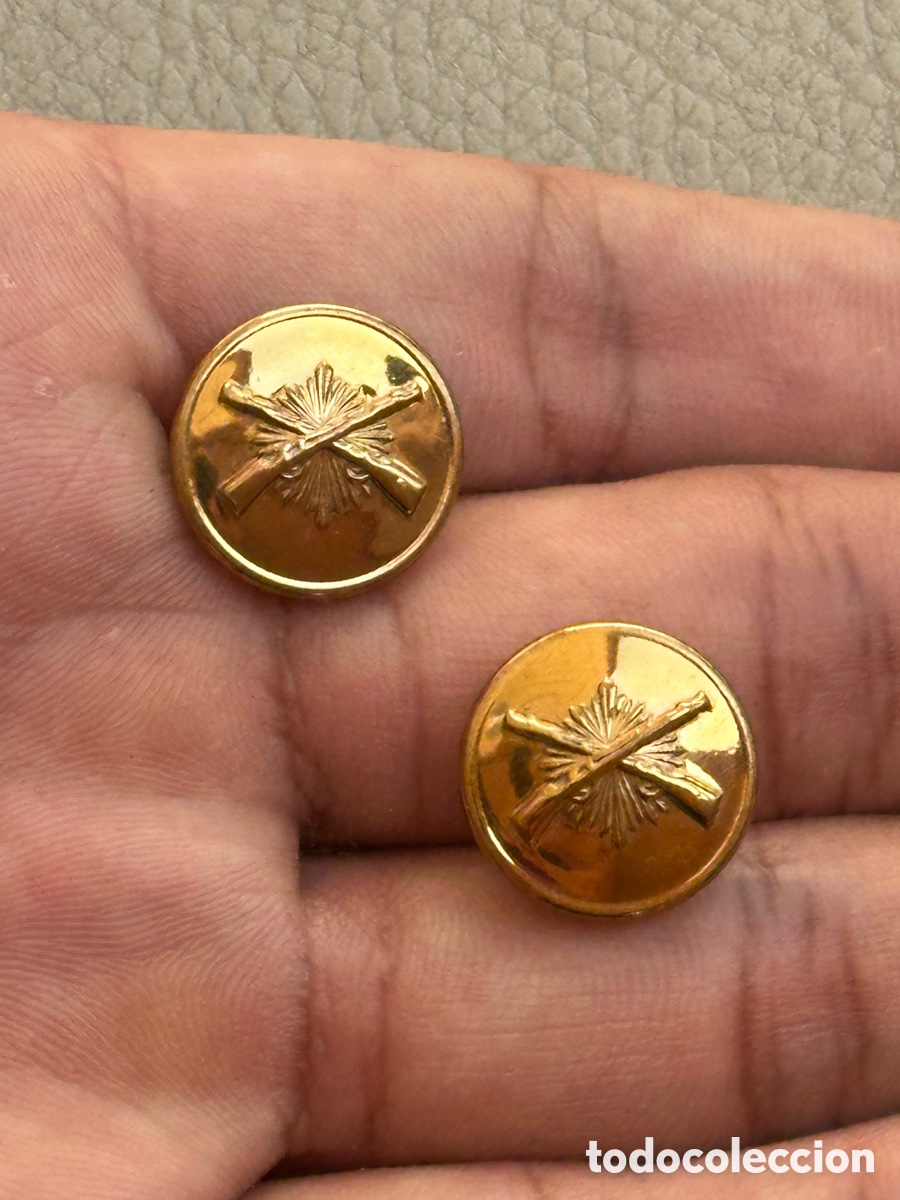 Militaria: 2 ANTIGUOS BOTONES DE CARABINEROS REPUBLICA GUERRA CIVIL