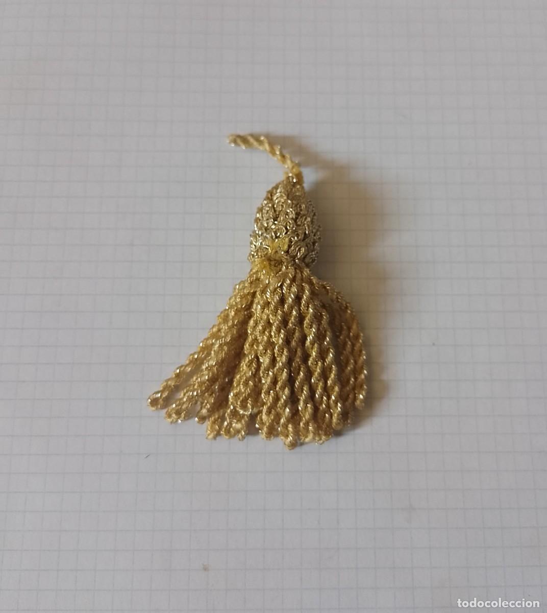 Militaria: Borla dorada para gorrillo - Foto 1