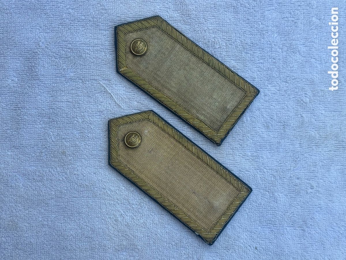 Militaria: ANTIGUAS HOMBRERAS DE AVIACION GALA EPOCA DE FRANCO EJERCITO DEL AIRE MODELO 1946