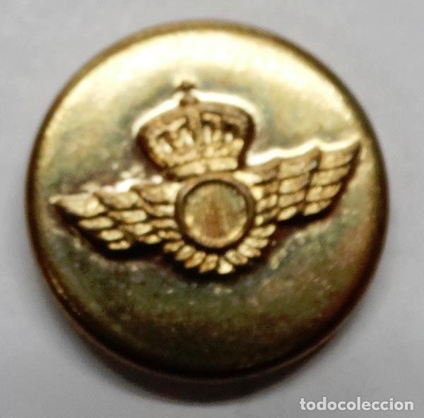 Militaria: BOTON DEL EJERCITO DEL AIRE A&Ntilde;O 1977 - Foto 1