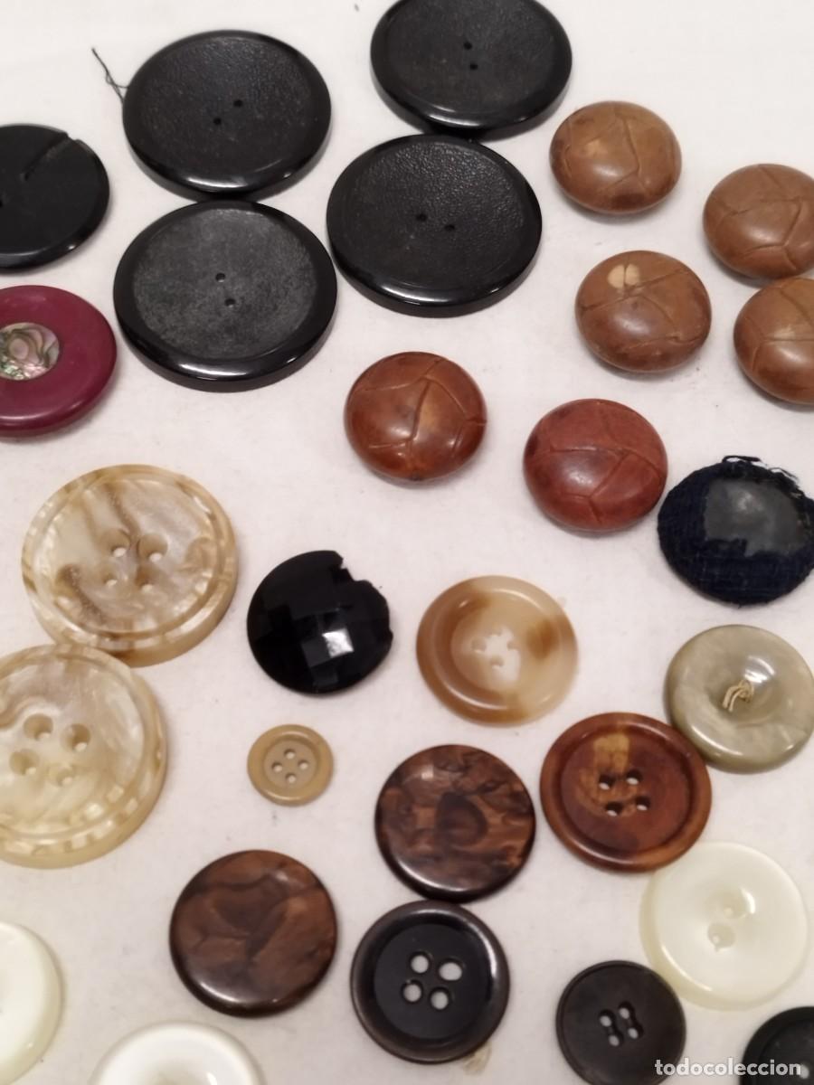 Militaria: Lote de 40 botones aproximadamente. - Foto 8