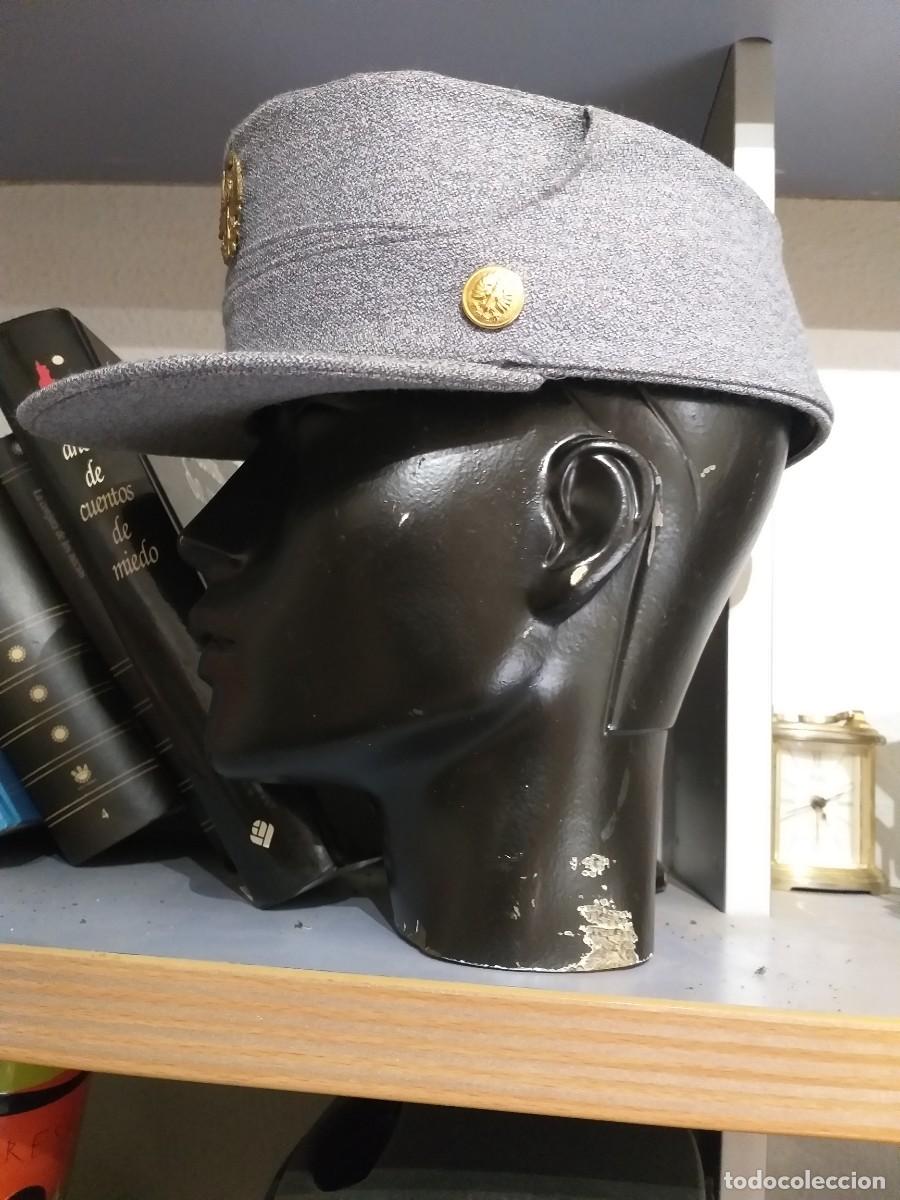 Militaria: teresiana y gorra cuartelero - Foto 3