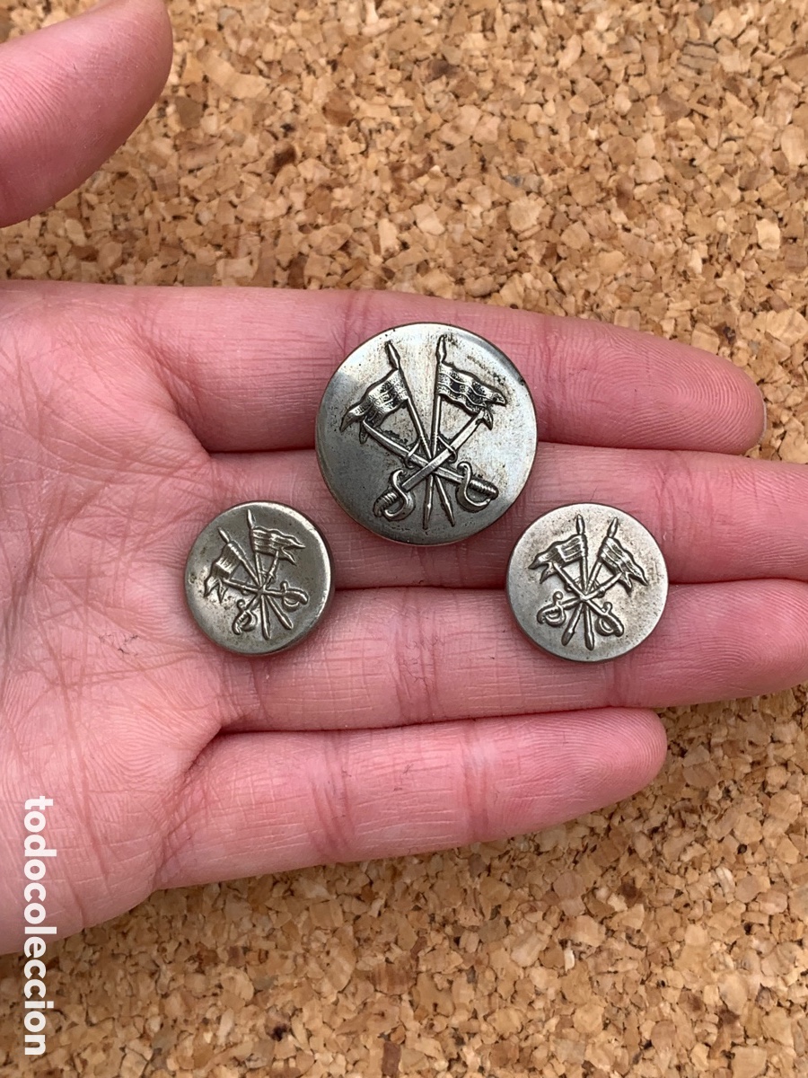 Militaria: TRES ANTIGUOS BOTONES DE CABALLERIA UNO GRANDE DOS PEQUE&Ntilde;OS - EPOCA ALFONSO XIII