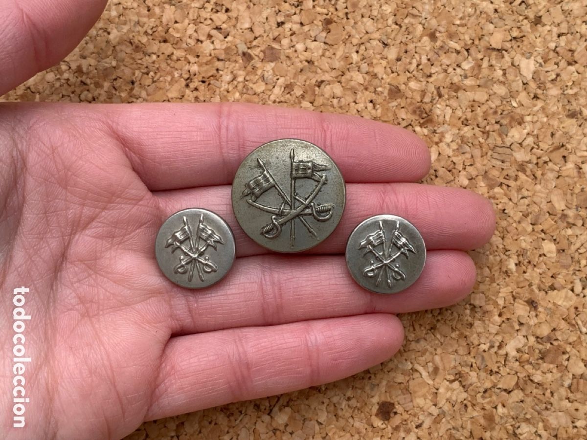 Militaria: TRES ANTIGUOS BOTONES DE CABALLERIA UNO GRANDE DOS PEQUE&Ntilde;OS - EPOCA ALFONSO XIII