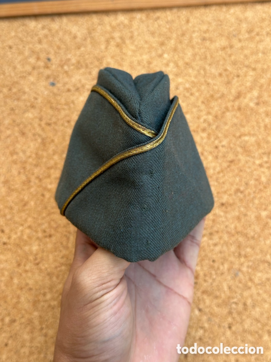 Militaria: GORRILLO CUARTELERO OFICIAL DE LA GUARDIA CIVIL A&Ntilde;OS 60