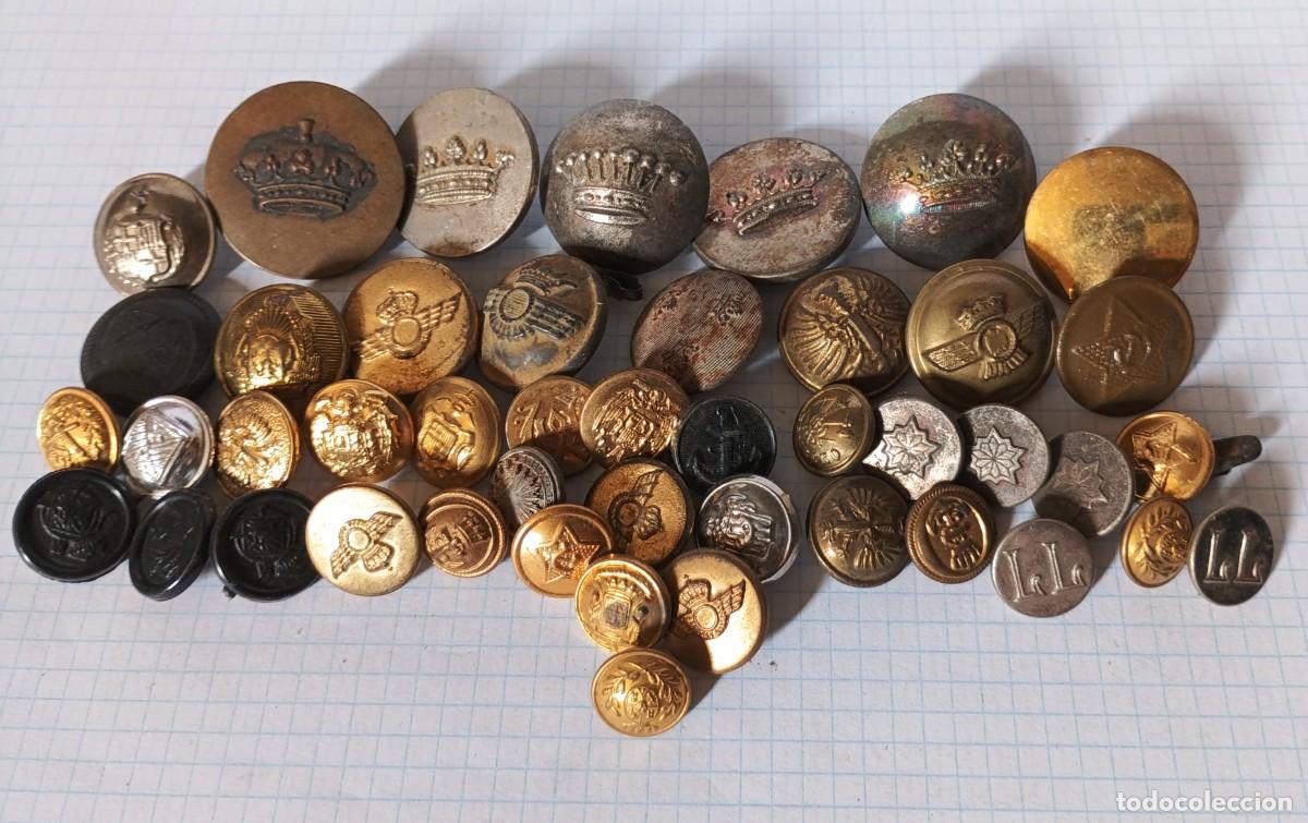 Militaria: Gran lote de botones variados - Foto 1