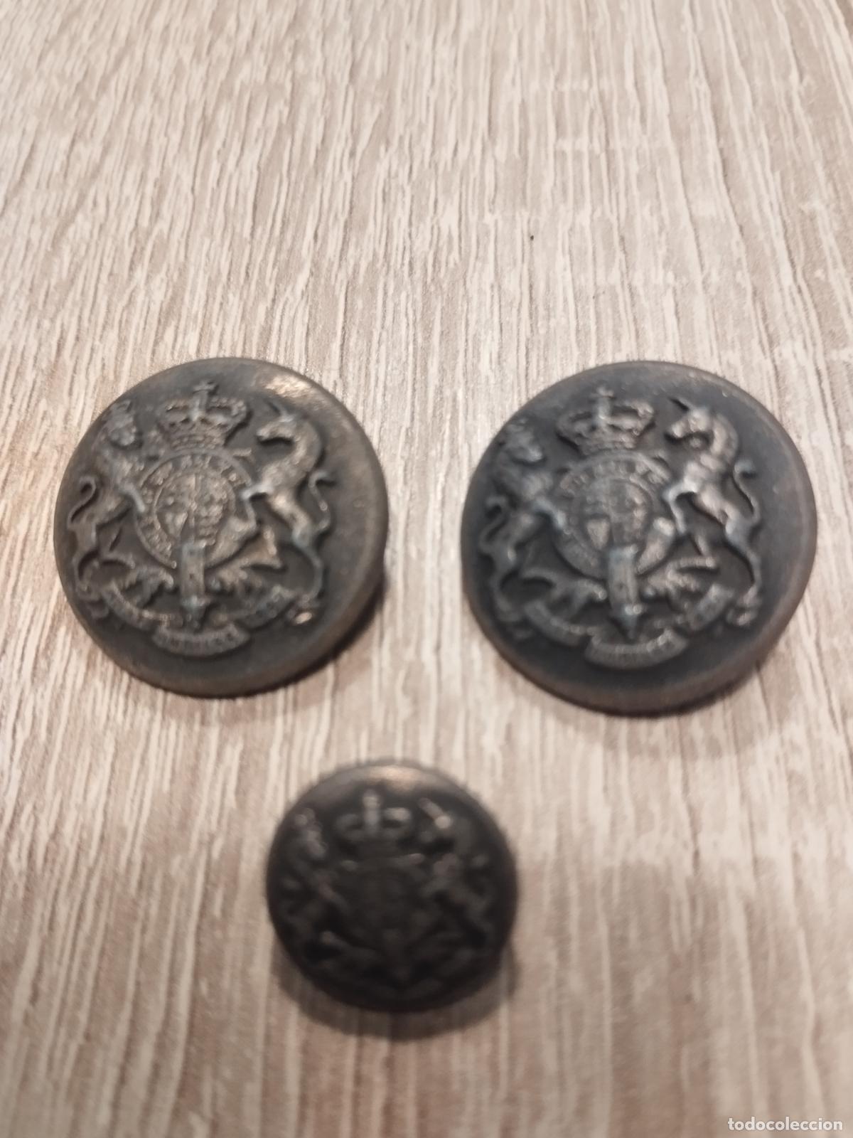 Militaria: 3 BOTONES. GRAN BRETA&Ntilde;A. UNIFORME MILITAR EPOCA VICTORIANA.
