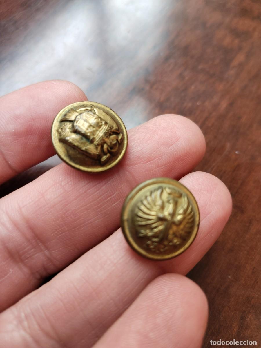 Militaria: Pareja de peque&ntilde;os botones Ej&eacute;rcito espa&ntilde;ol. Distintos. - Foto 4