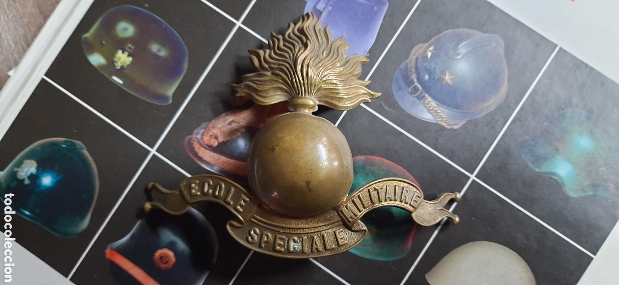 Militaria: Insignia francesa para kepi de ecole speciale militaire