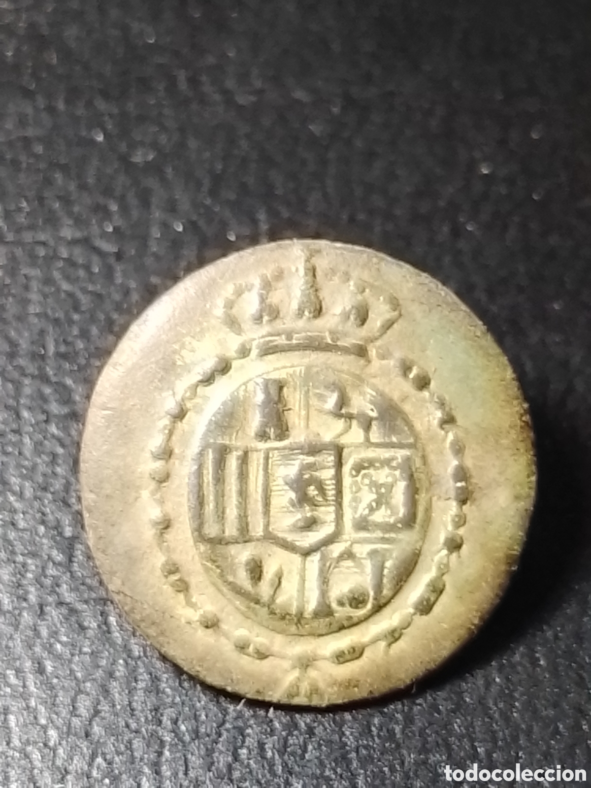 Militaria: Bot&oacute;n militar escudo a identificar.