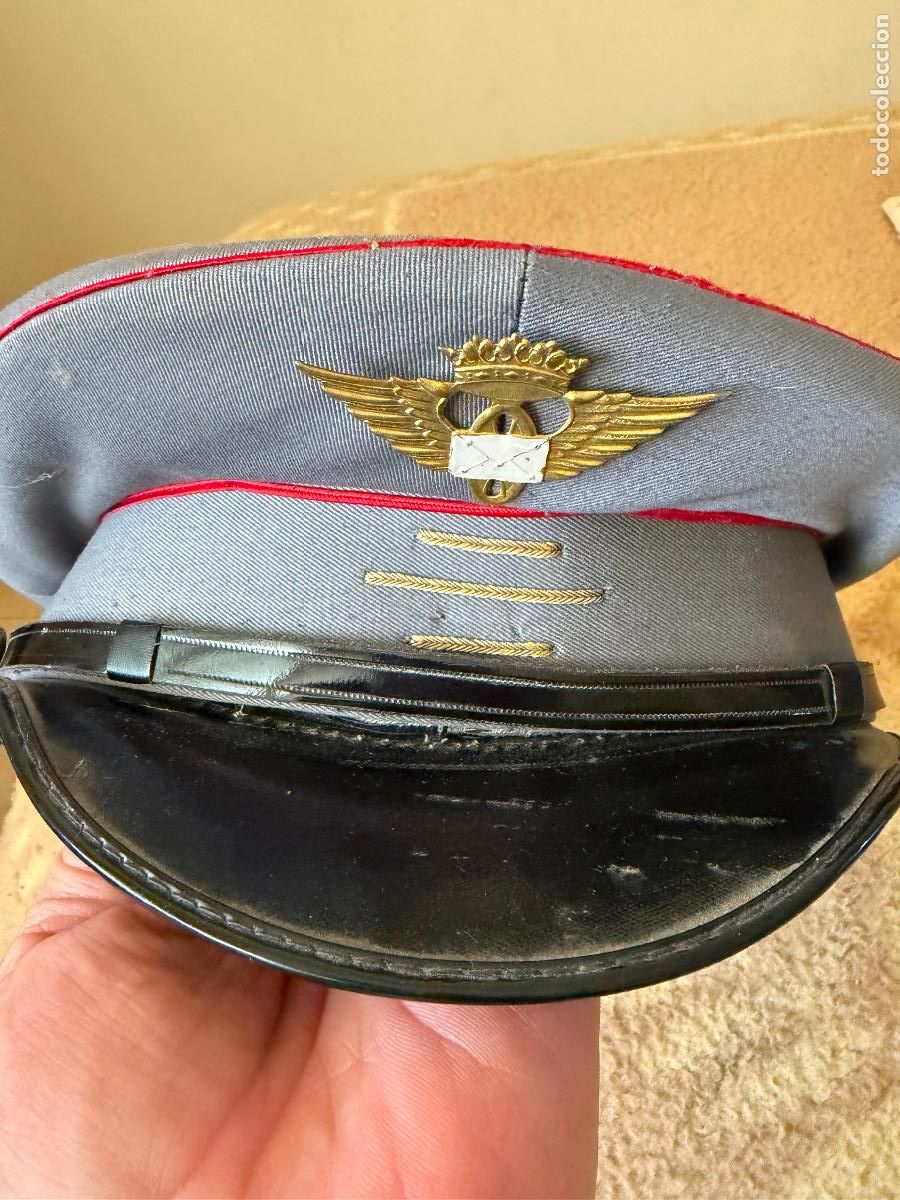 Militaria: Gorra de correos visera negra
