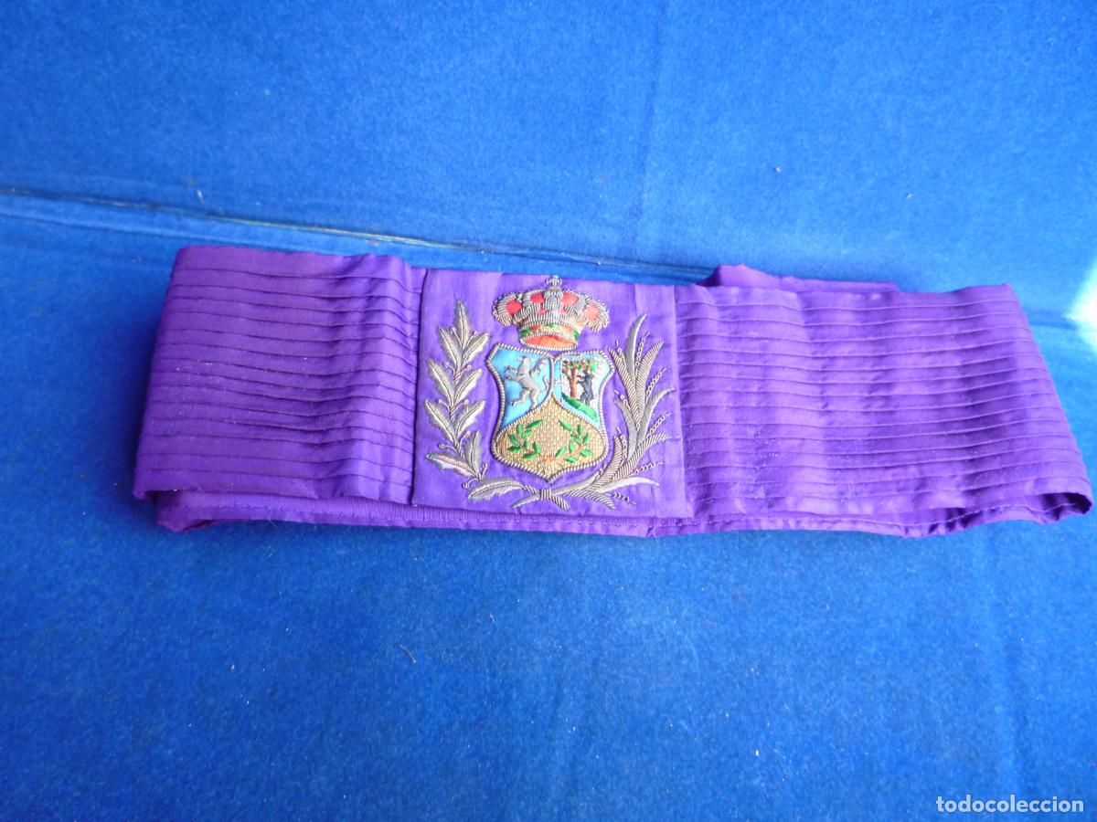 Militaria: FAJIN MORADO CON ESCUDO BORDADO